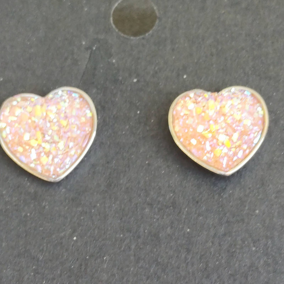 5/$25 Heart Shaped Druzy Earrings Iridescent Pink Studs Earrings Silver New - Picture 2 of 3